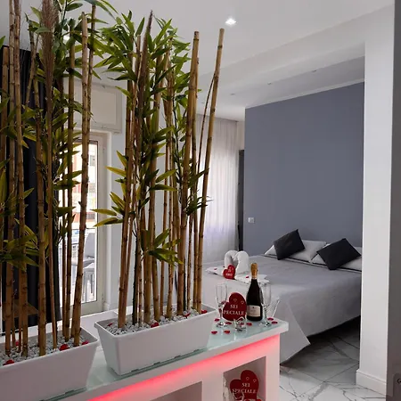 Lady Mary's Luxury نابولي